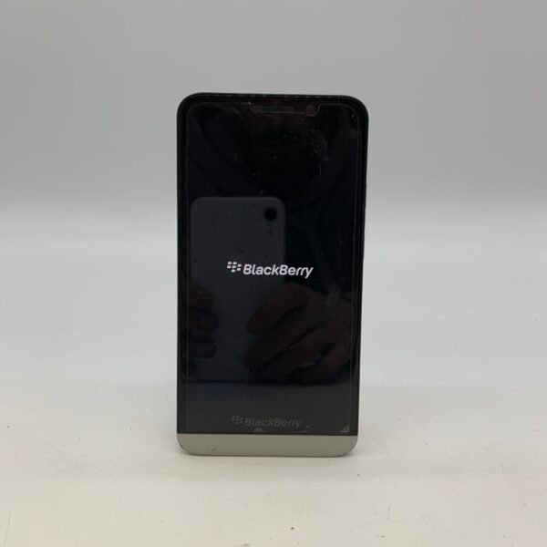 BlackBerry Z30 5.0" 8MP 16GB 2GB RAM| Unknown GSM| Read Description