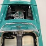 Maisto 1/24 Chevrolet Corvette Convertible Turquoise Cream Diecast Model Car - Image 4