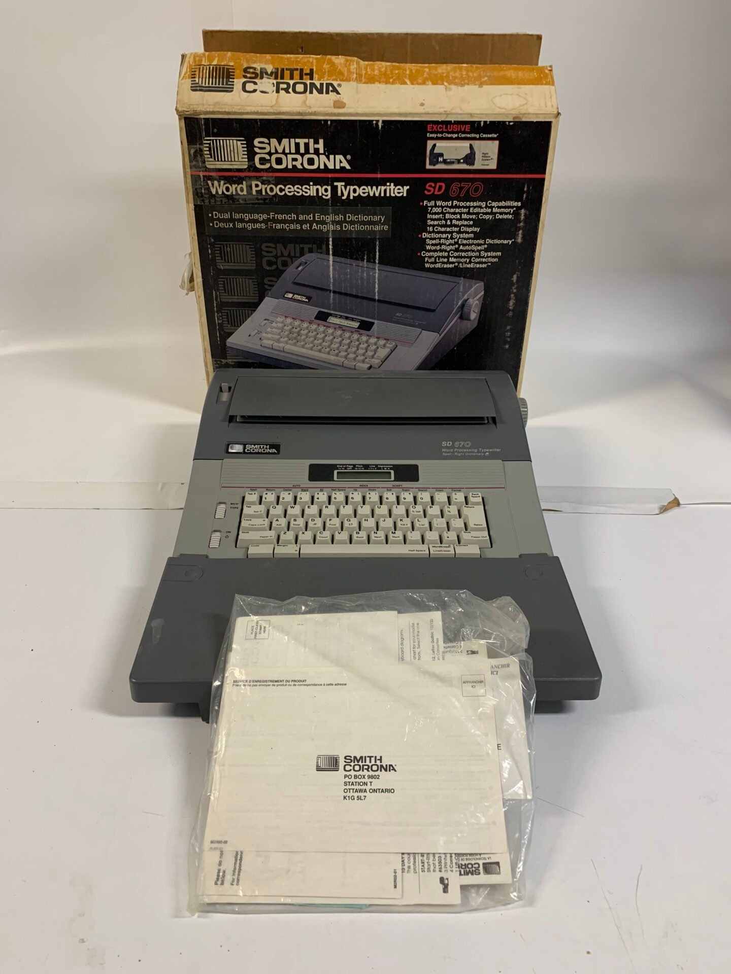IMG_1722 1990s Smith Corona SD 670 Electronic Word Processing Typewriter - Image 1