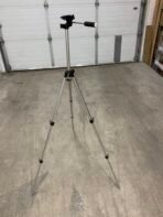 IIC Aluminum Camera Tripod 140cm / 55in Adjustable 3-Way Head Made in Taiwan - Image 5