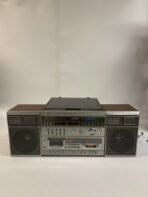 Vintage YORX M2685A Stereo System Turntable Double Cassette AM/FM Made in Japan - Image 2