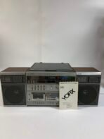 Vintage YORX M2685A Stereo System Turntable Double Cassette AM/FM Made in Japan - Image 10