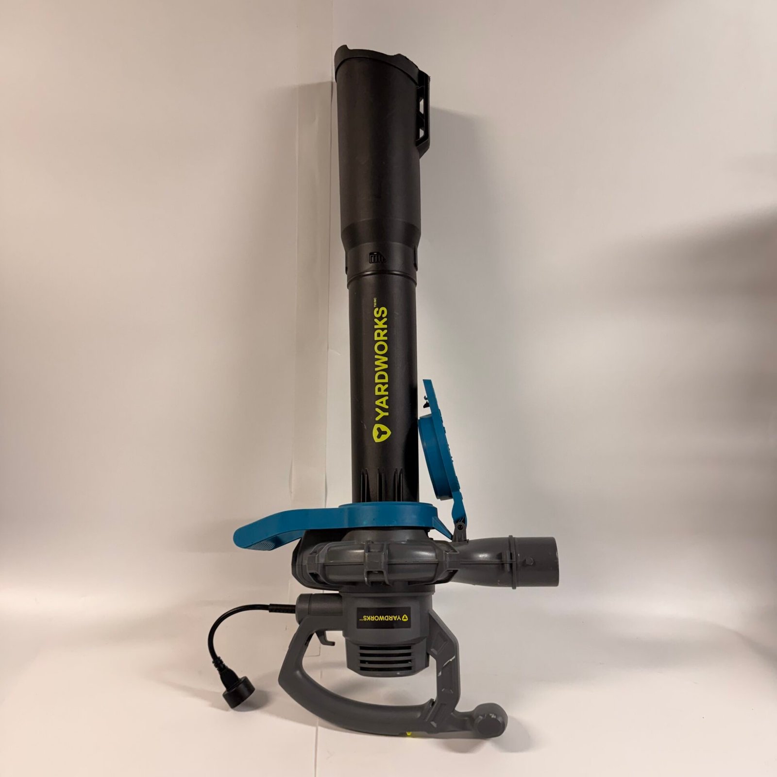 IMG_5238 Yardworks 060-3058-2 Corded Leaf Blower Vacuum Mulcher 12A Electric - Image 1