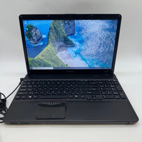 Sony VAIO PCG-71211V Laptop i5-480M 2.67GHz 4GB RAM 932GB HDD 15.6” AMD Radeon