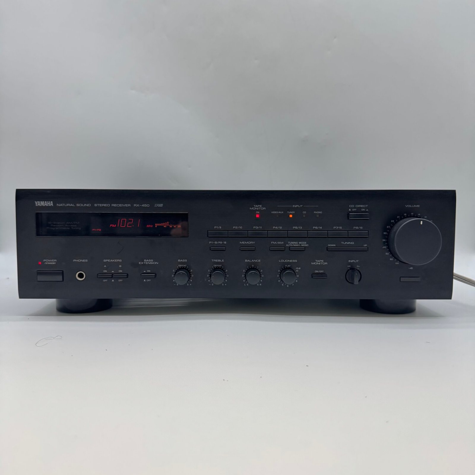 IMG_0965 Vintage 1990s Yamaha RX-450 Natural Sound Stereo Receiver AM/FM 200W Tested - Image 1
