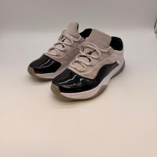 Nike Air Jordan 11 CMFT Low Size 8 Men / 9.5 Women Black White