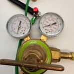 Linde R700-100-540 Compressed Gas Regulator Torch Welding Gauge Hose Set - Image 3