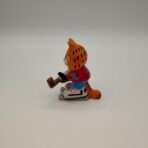 Vintage 1990s Garfield Hockey Player Figurine #37 Cartoon Cat Collectible - Image 4