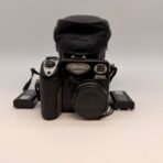 Nikon Coolpix 5000 5MP Digital Camera w Batteries Case Strap No Charger