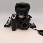 Nikon Coolpix 5000 5MP Digital Camera w Batteries Case Strap No Charger - Image 2