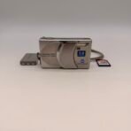 Konica Minolta DiMAGE G530 5MP Digital Camera Battery SD Card