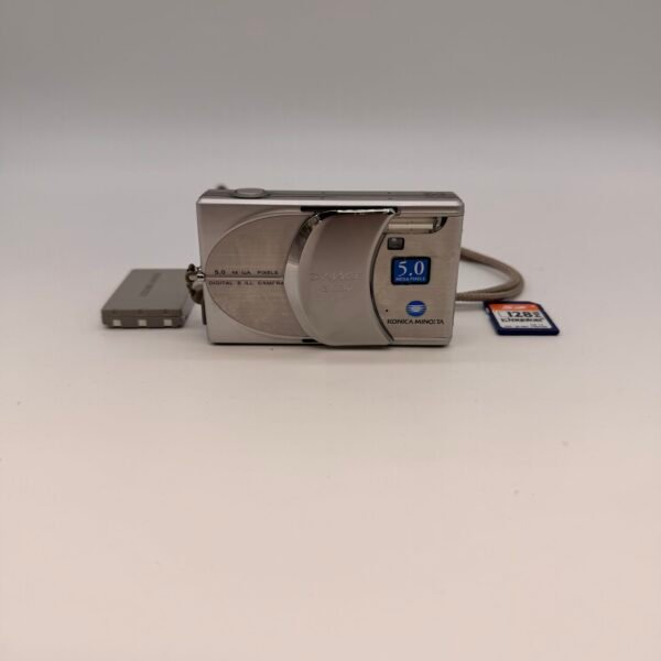 Konica Minolta DiMAGE G530 5MP Digital Camera Battery SD Card