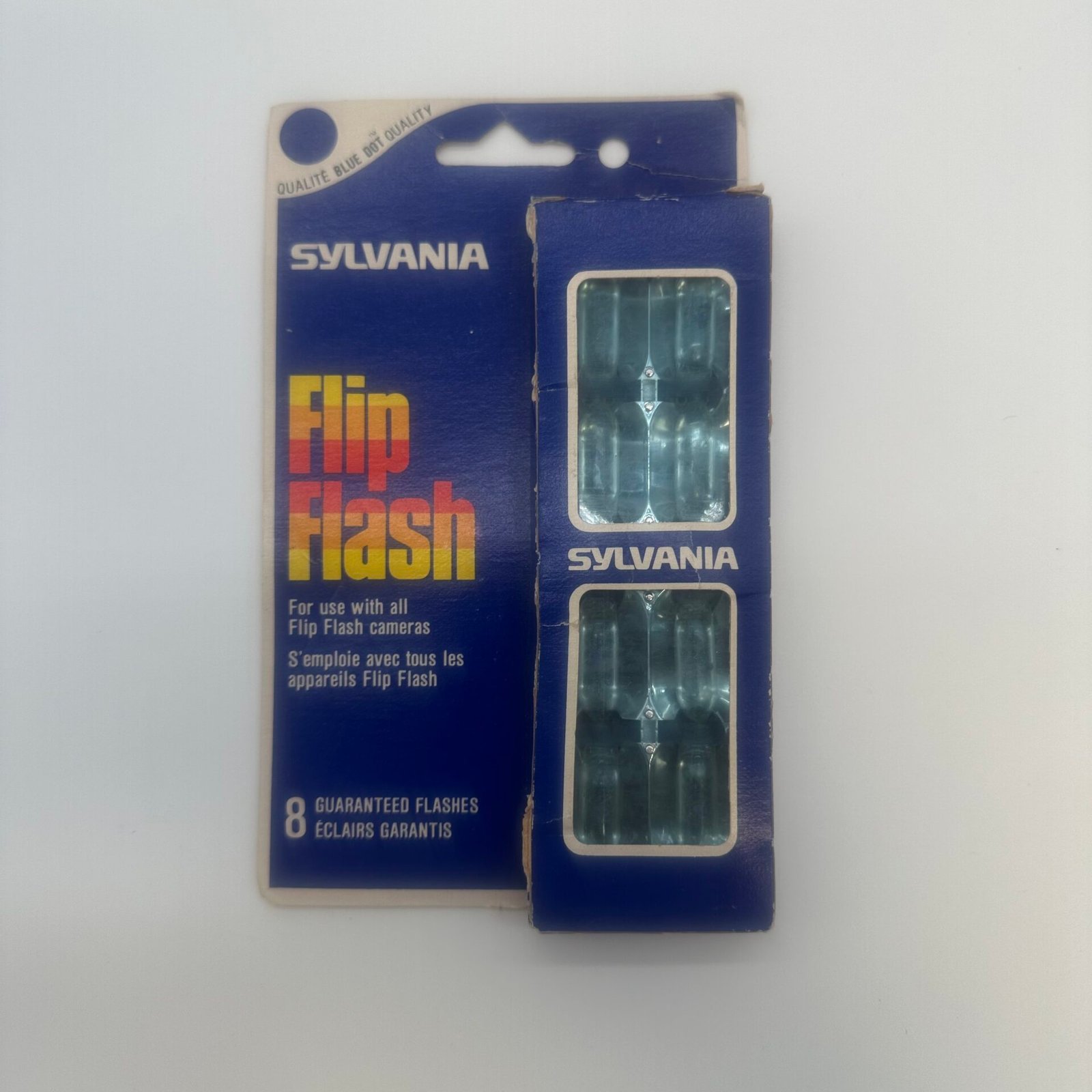 IMG_9698 Vintage Sylvania Blue Dot Flip Flash 8 Flashbulbs Camera Flash Made Canada - Image 1