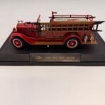 1928 REO Fire Truck 1:32 Diecast Signature Models Display Ladder Hose - Image 4