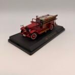1928 REO Fire Truck 1:32 Diecast Signature Models Display Ladder Hose