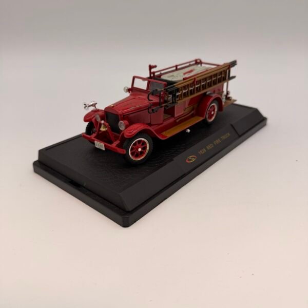 1928 REO Fire Truck 1:32 Diecast Signature Models Display Ladder Hose