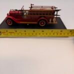 1928 REO Fire Truck 1:32 Diecast Signature Models Display Ladder Hose - Image 6