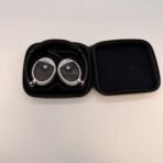 Bose OE On-Ear Wired Headphones With Case - Image 7