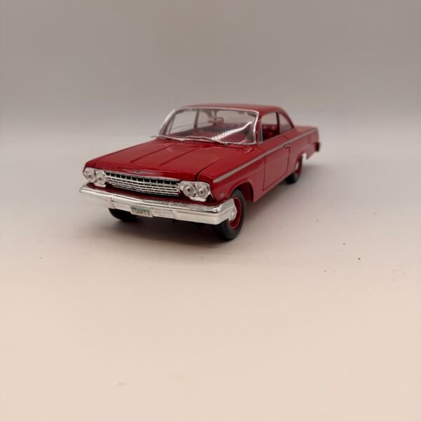 1962 Chevrolet Bel Air 1:18 Diecast Maisto Red Model Car Read Crack
