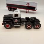 First Gear 1959 International Western Semi Truck Trailer Diecast - Image 10