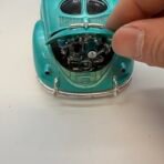Maisto VW Beetle 1951 Diecast 1:18 Custom Lowrider Bug Model Car - Image 8