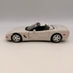 Burago Chevrolet Corvette C5 1997 1:18 Diecast Convertible White Italy - Image 3