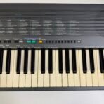 Yamaha PSR-19 Electronic Keyboard 61 Keys Tested Working w/ Power Adapter - Image 4