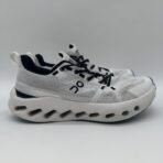 On Running Shoes White Black US Size 10 Pre-Owned - Image 2