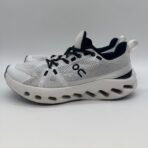 On Running Shoes White Black US Size 10 Pre-Owned - Image 4