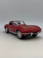 Vintage 1963 Corvette Stingray Diecast Model Car 1:18 Scale Maisto Taiwan Made