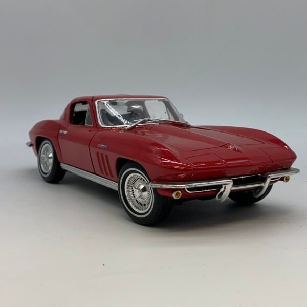 Vintage 1963 Corvette Stingray Diecast Model Car 1:18 Scale Maisto Taiwan Made