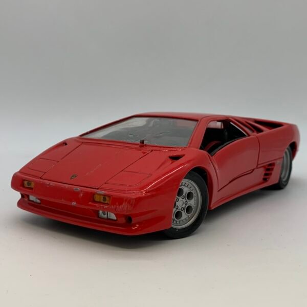 Vintage Lamborghini Diablo Diecast Model Car 1:18 Scale Red Maisto