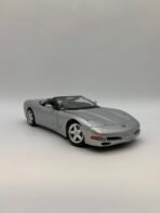 Vintage Bburago 1:18 Corvette C5 Convertible Diecast Model Made In Italy - Image 2