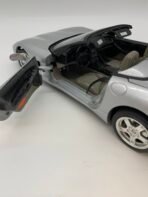 Vintage Bburago 1:18 Corvette C5 Convertible Diecast Model Made In Italy - Image 4