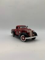 1937 Studebaker Pickup Diecast Model Vintage Style Truck 1:18 Scale Collectible - Image 2