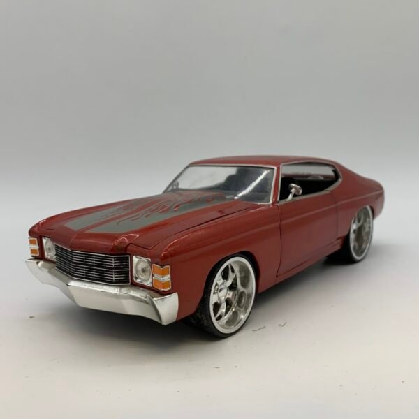 Vintage Style 1971 Chevy Chevelle Diecast Model Car 1:18 Foose Design Collectible