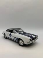 Vintage 1967 Camaro Z28 Diecast 1:18 Toronto Maple Leafs NHL Collectible Car - Image 2