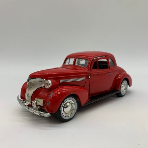 Vintage Style 1939 Chevrolet Coupe Diecast Model Car Red 1:24 Scale Made in China