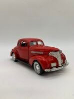 Vintage Style 1939 Chevrolet Coupe Diecast Model Car Red 1:24 Scale Made in China - Image 2