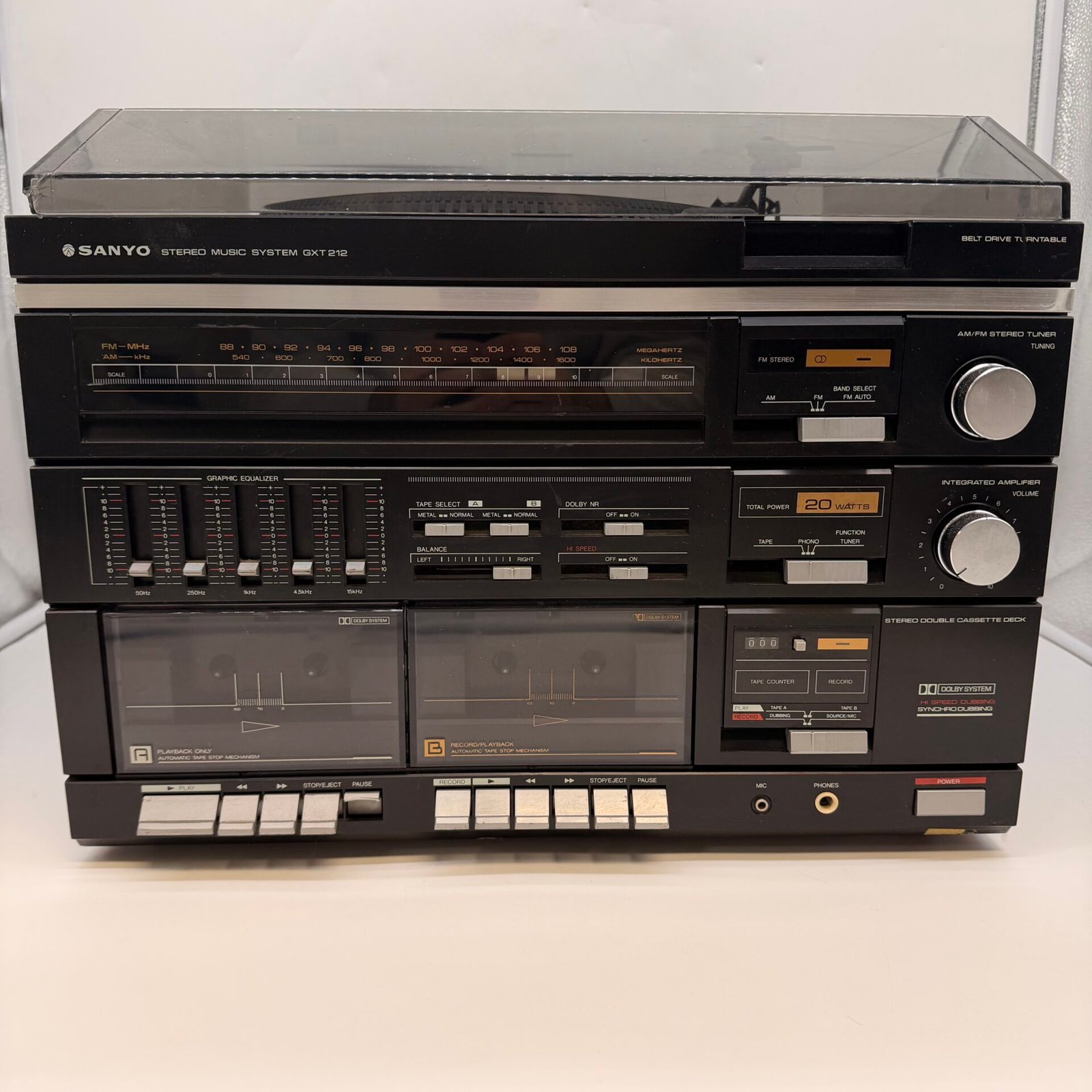 IMG_9389 Vintage Sanyo GXT212 Stereo Music System Turntable Cassette AM/FM Tested - Image 1
