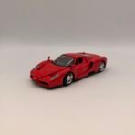 Maisto Ferrari Enzo 1:24 Scale Red Diecast Model Car Opening Doors