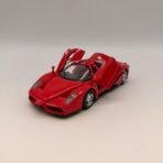 Maisto Ferrari Enzo 1:24 Scale Red Diecast Model Car Opening Doors - Image 2