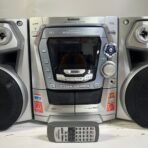 Panasonic SA-AK500 5 CD Changer Stereo System with Speakers and Remote - Image 2