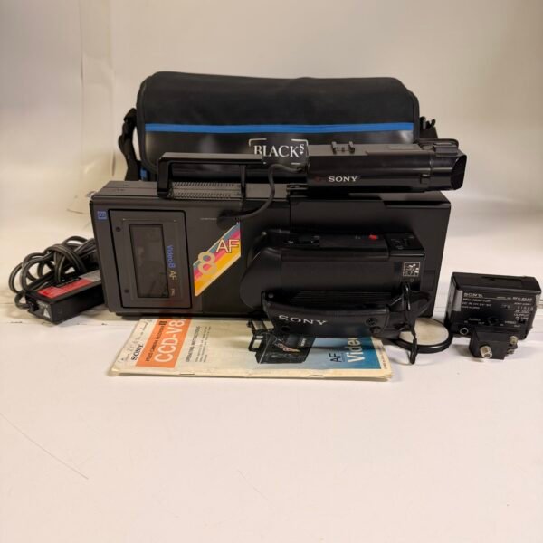 Sony CCD-V8AF-E Video8 AF Camcorder Bundle Case Manual Adapter Tested