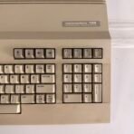 Commodore C128 Personal Computer Vintage Retro PC w/ Original Box Works - Image 3