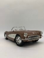 Vintage Style Maisto 1957 Chevrolet Corvette 1:18 Diecast Convertible Model Car - Image 2
