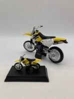 Vintage Suzuki DR-Z400 & RM125 Dirt Bike Model Motorcycle Collectible Set - Image 3