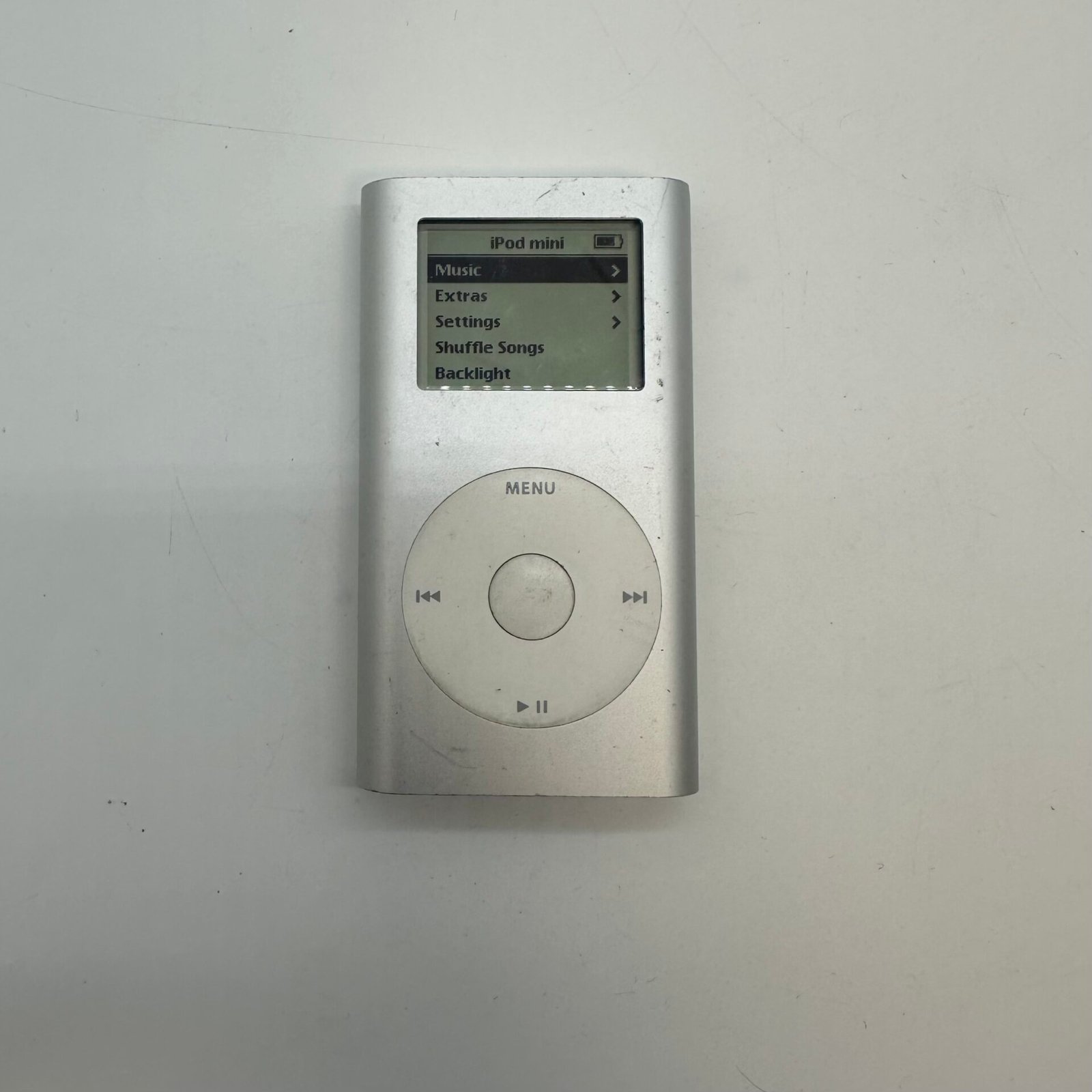 IMG_0569 Apple iPod Mini 2nd Gen A1051 Silver MP3 Player - Image 1