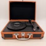 Pyle PVTT2U Vintage Portable Suitcase Record Player 3-Speed USB Tested