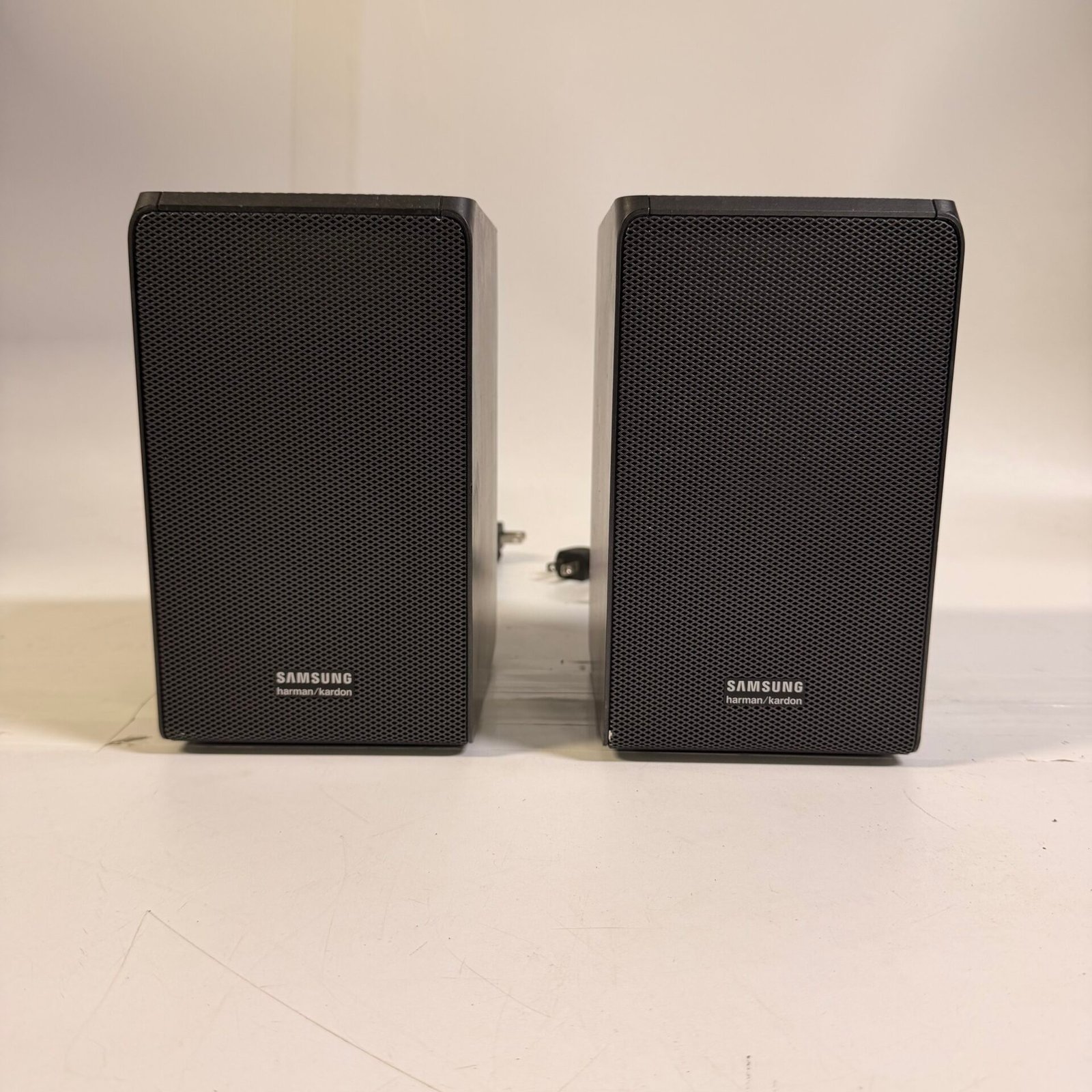 IMG_4886 Samsung Harman Kardon PS-SN90-1 PS-SN90-2 Wireless Surround Speakers Pair - Image 1